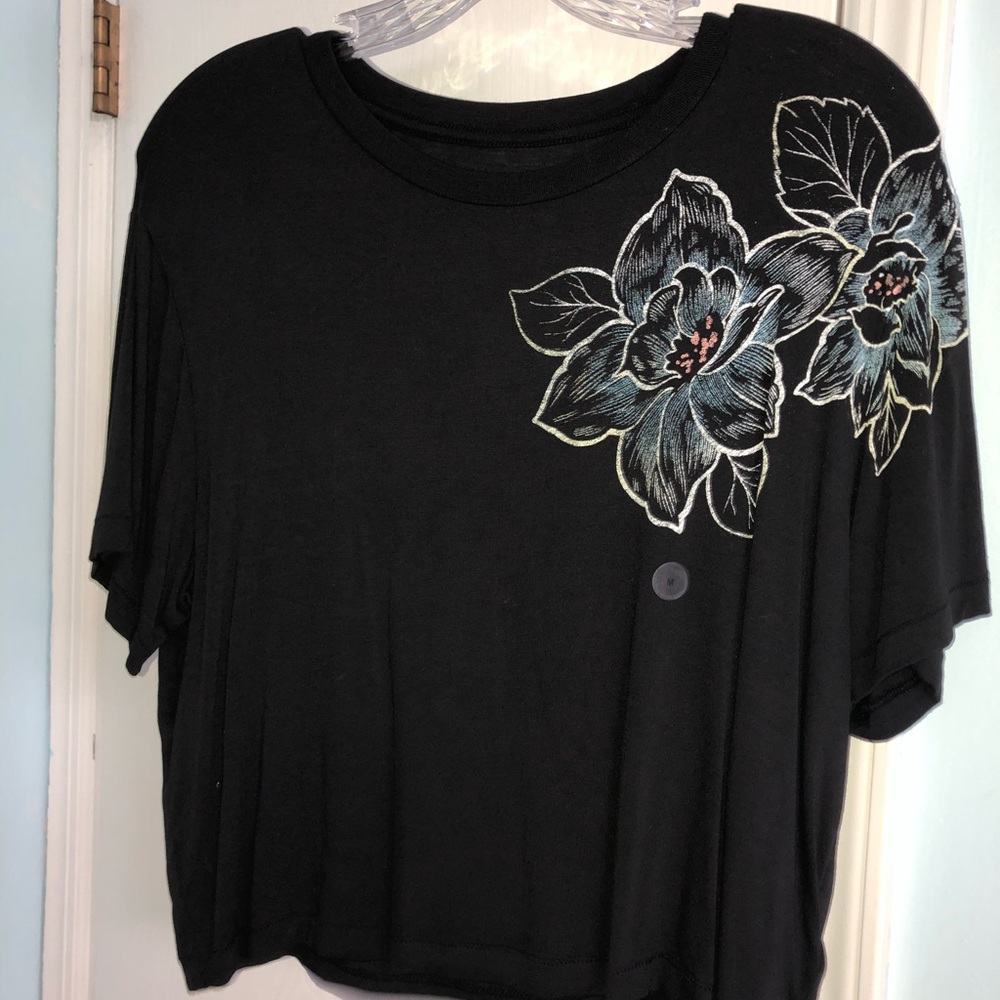 Black flowing tee shirt